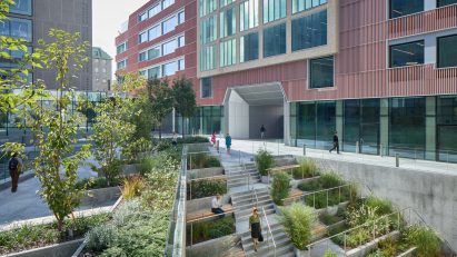 Courtyard area at Corso Italia 23 by SOM