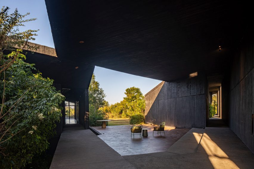 Casa Mavra by Taller Alberto Calleja