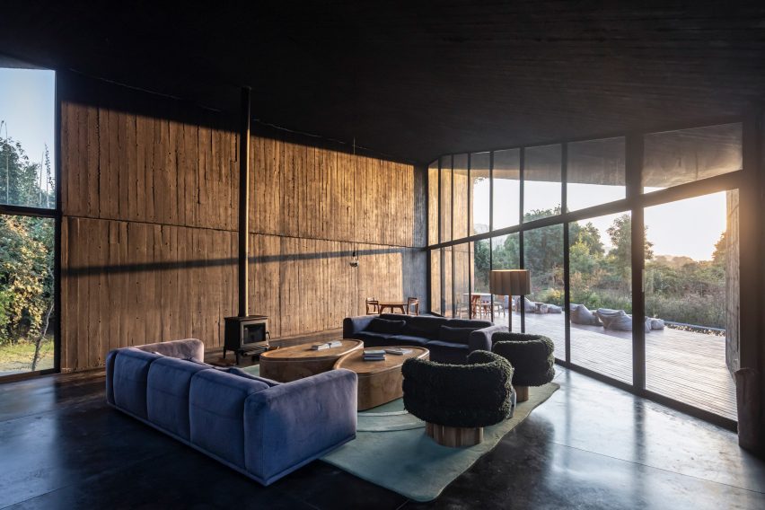 Casa Mavra by Taller Alberto Calleja