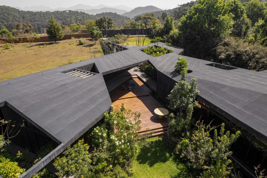 Casa Mavra by Taller Alberto Calleja