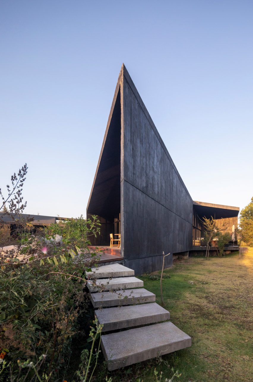 Casa Mavra by Taller Alberto Calleja