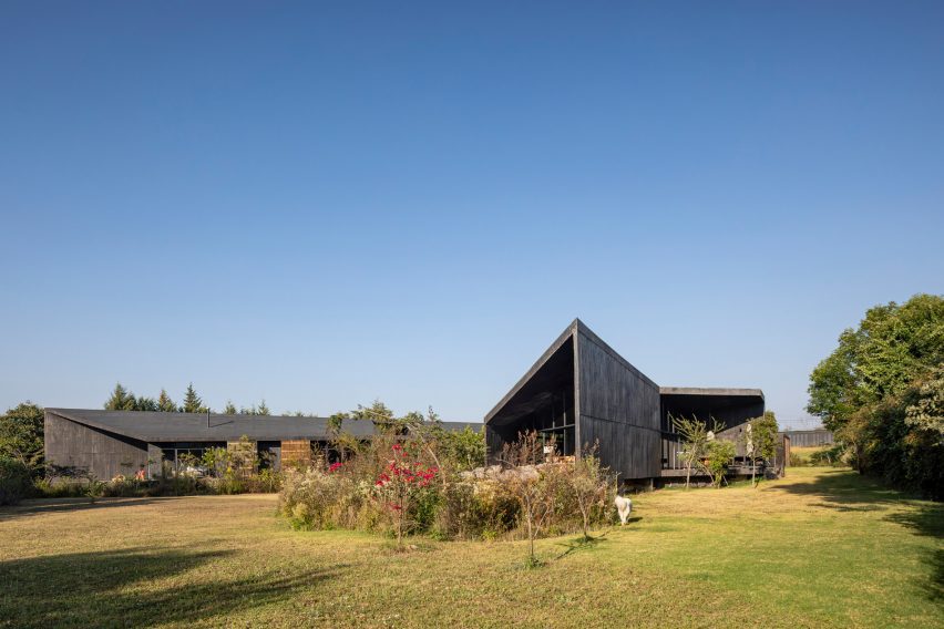 Casa Mavra by Taller Alberto Calleja