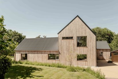 Oxfordshire bungalow extension by Gresford Architects