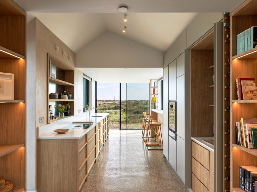 Westview Cottage by Hollaway Studio