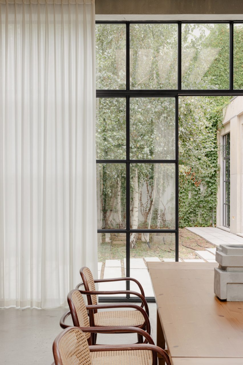 Agramonte House by António Bessa Cruz Architects
