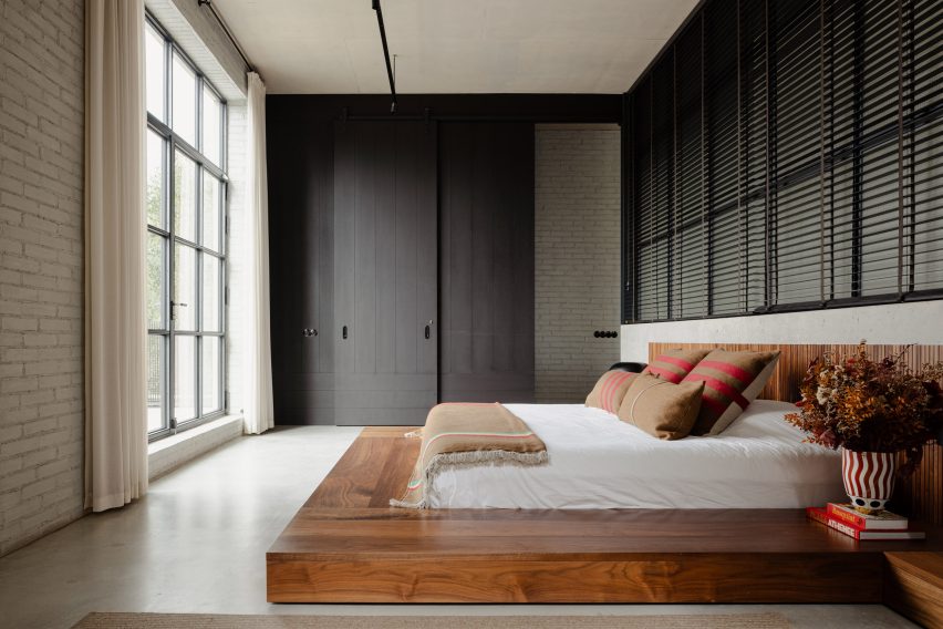 Agramonte House by António Bessa Cruz Architects