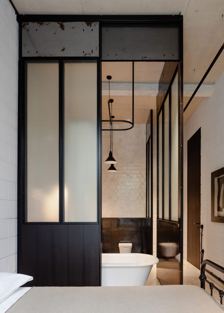 Agramonte House by António Bessa Cruz Architects