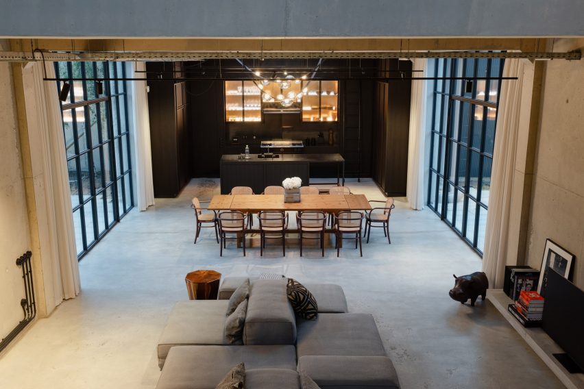 Agramonte House by António Bessa Cruz Architects
