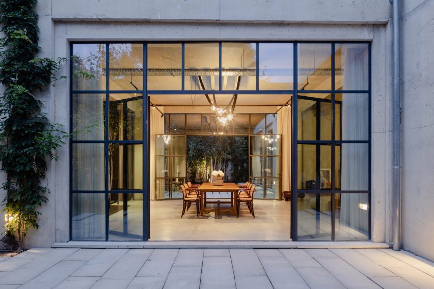 Agramonte House by António Bessa Cruz Architects