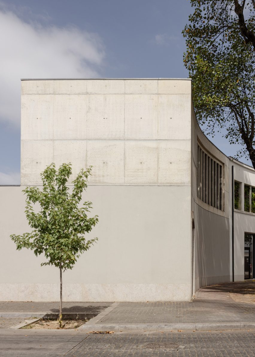 Agramonte House by António Bessa Cruz Architects