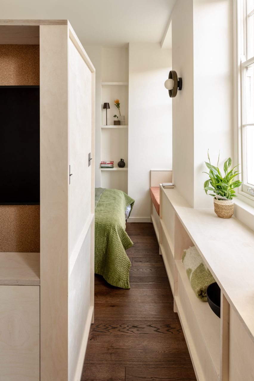 Micro flat in London by CIAO