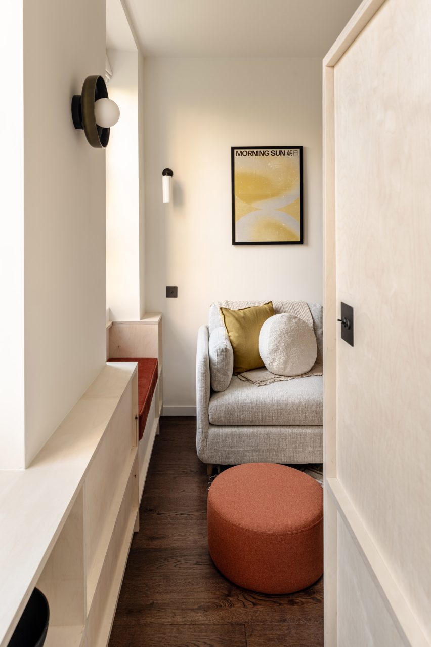 Micro flat in London by CIAO