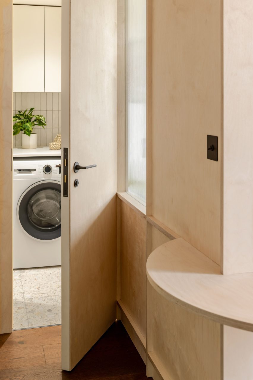Micro flat in London by CIAO