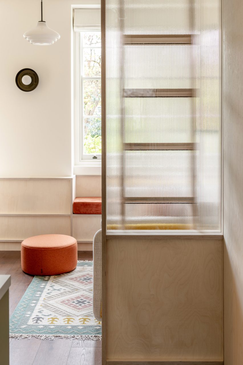 Micro flat in London by CIAO