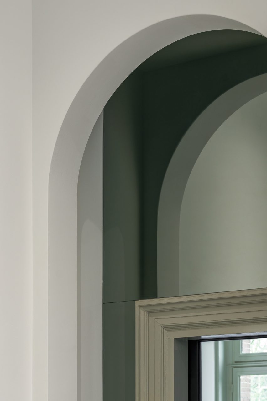 Courthouse Building H Utrecht by i29 and DP6 arched opening