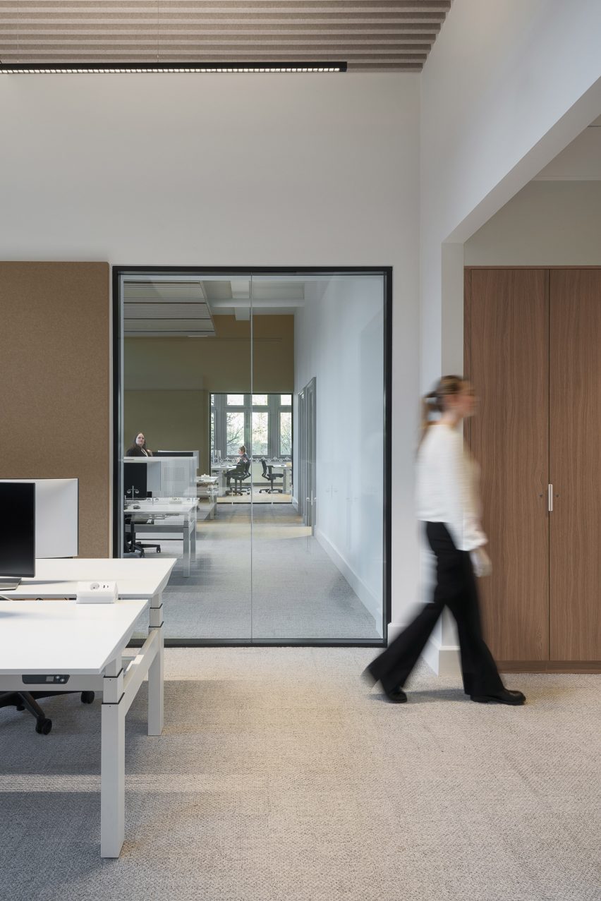 Courthouse Building H Utrecht by i29 and DP6 large glazed opening