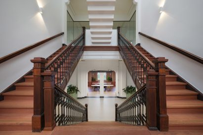 Courthouse Building H Utrecht by i29 and DP6 timber staircase