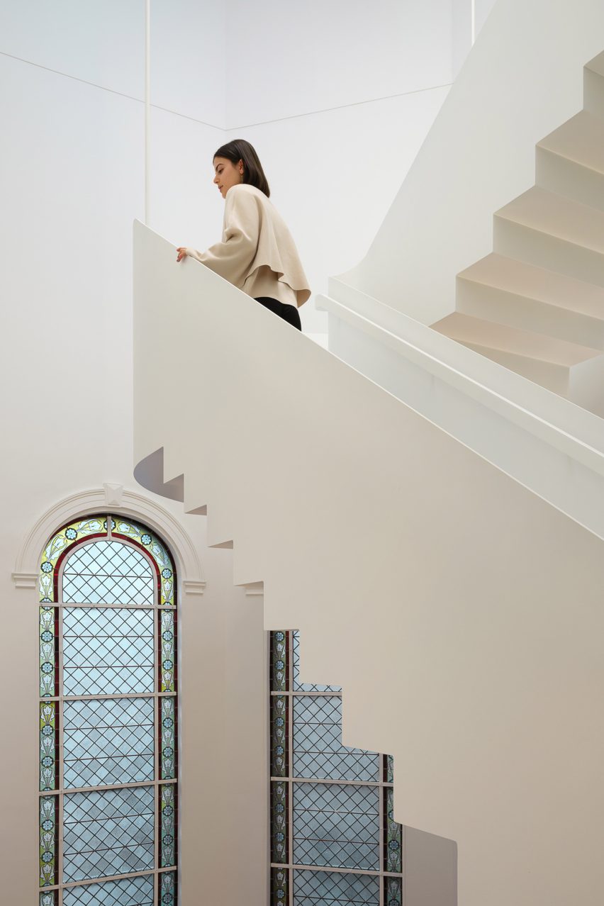 Courthouse Building H Utrecht by i29 and DP6 geometric staircase