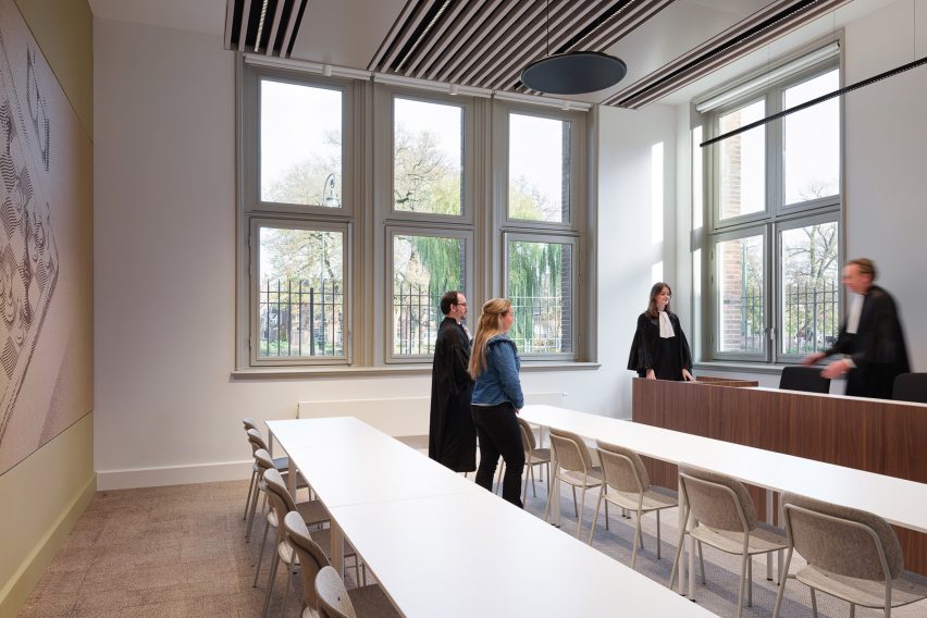Courthouse Building H Utrecht by i29 and DP6 courtroom