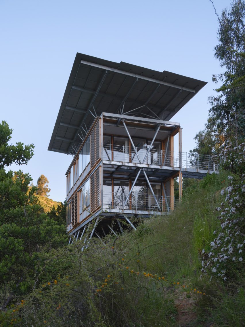 IBSP II modular house in Chile by Ignacio Rojas Hirigoyen and Leonardo Gúzman Valencia