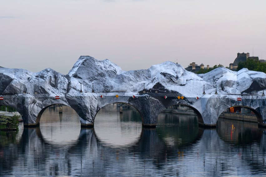 La Caverne du Pont Neuf by JR