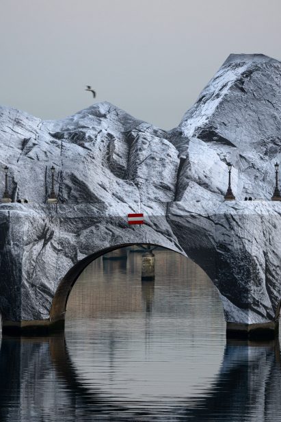 La Caverne du Pont Neuf by JR