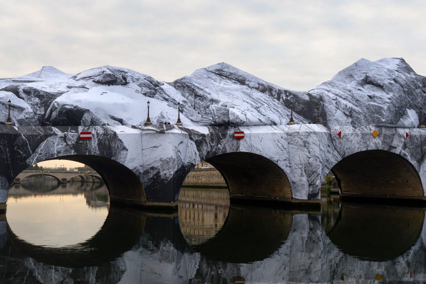 La Caverne du Pont Neuf by JR