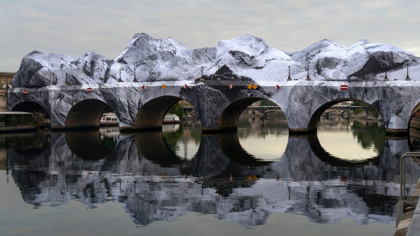La Caverne du Pont Neuf by JR