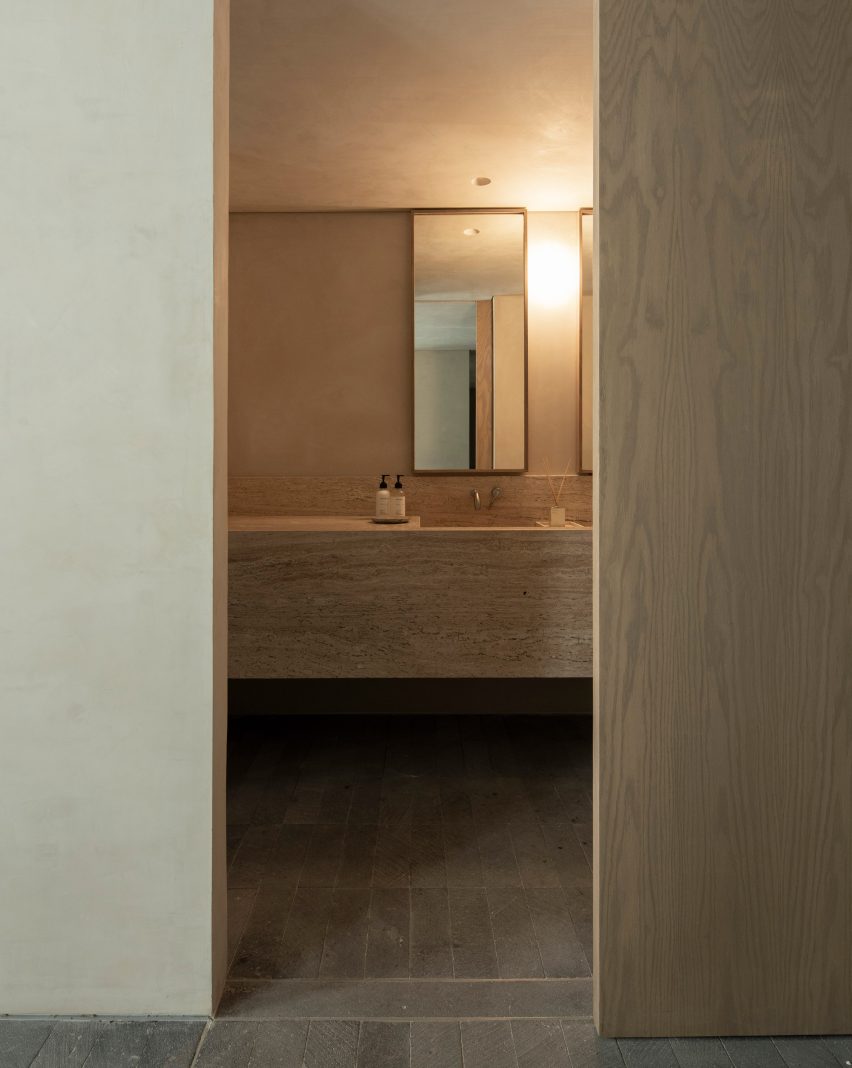 LaMartine hotel by PPAA