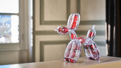 Balloon Dog speaker from Chromatic Collection