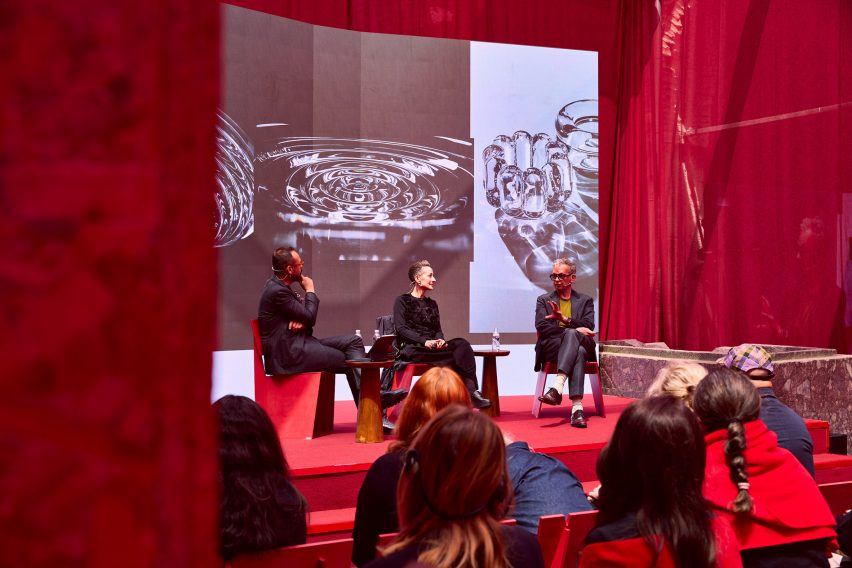 Tom Dixon speaking at Global Design Forum Istanbul. Photo by