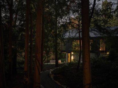 Black cabin with screen by Little Giant in British Columbia