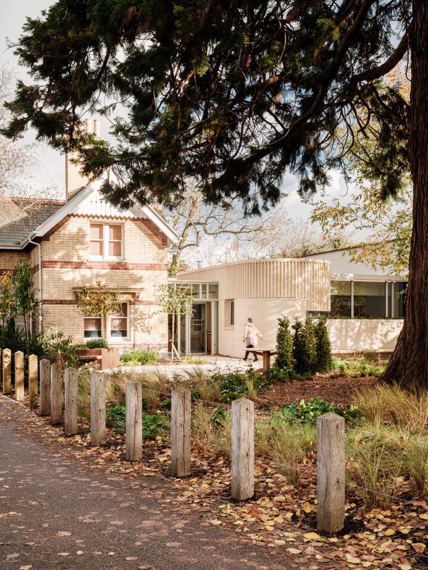 Maggie's Cheltenham by Metropolitan Workshop