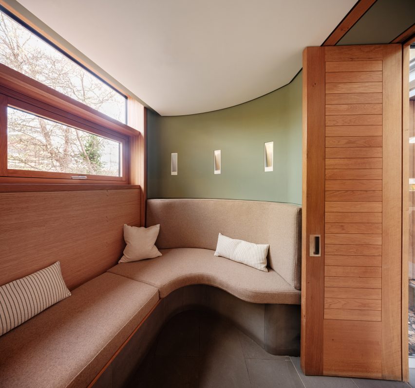Maggie's Cheltenham by Metropolitan Workshop
