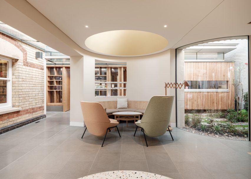 Maggie's Cheltenham by Metropolitan Workshop