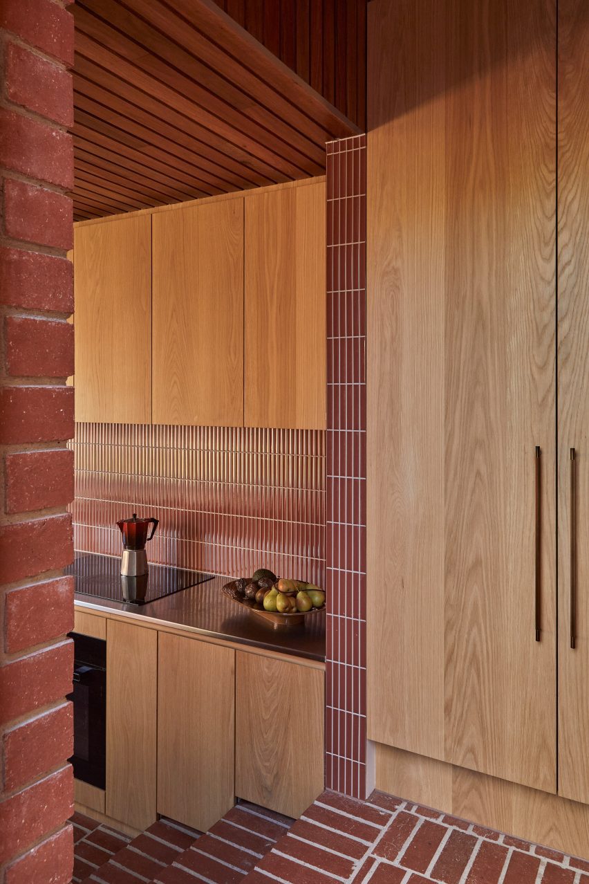 Laneway House by MRTN Architects