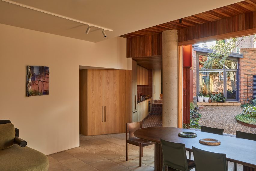 Laneway House by MRTN Architects