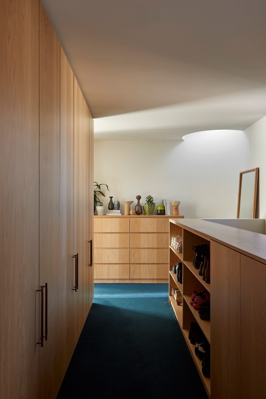 Laneway House by MRTN Architects