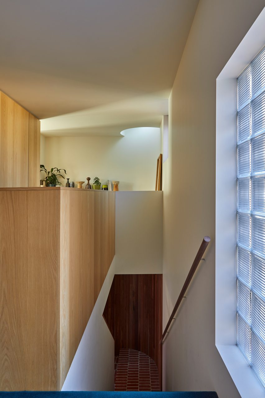 Laneway House by MRTN Architects