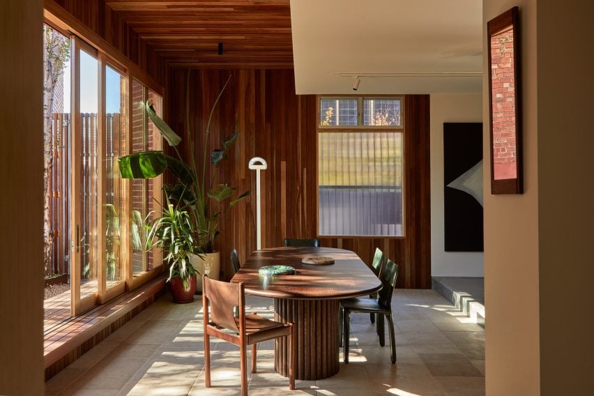 Laneway House by MRTN Architects