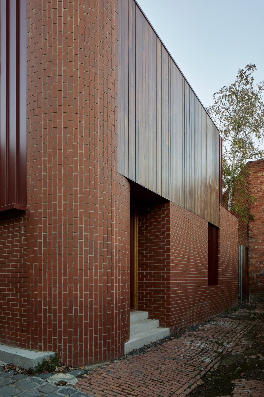 Laneway House by MRTN Architects