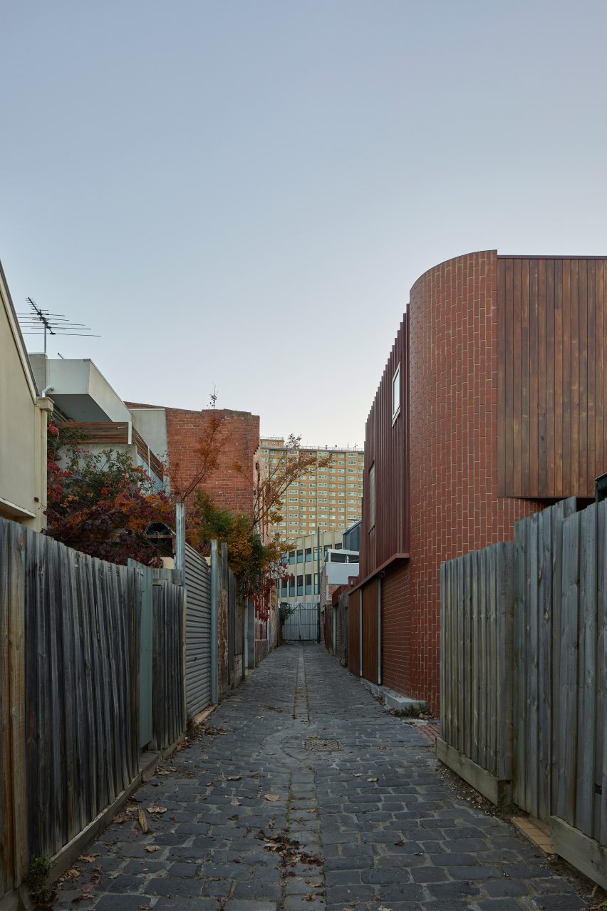 Laneway House by MRTN Architects