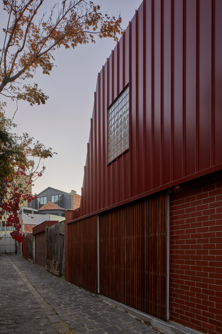 Laneway House by MRTN Architects