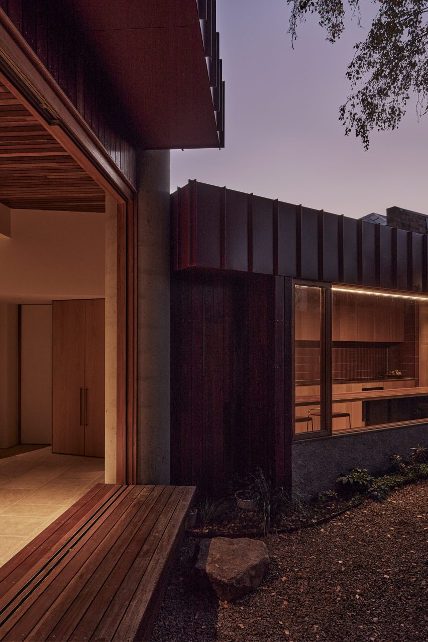 Laneway House by MRTN Architects