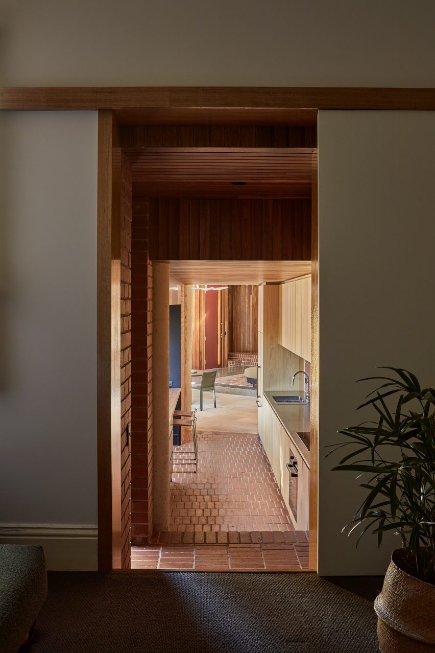 Laneway House by MRTN Architects