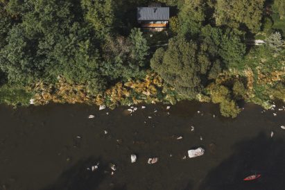 Overhead view of wood cottage on Sazava River