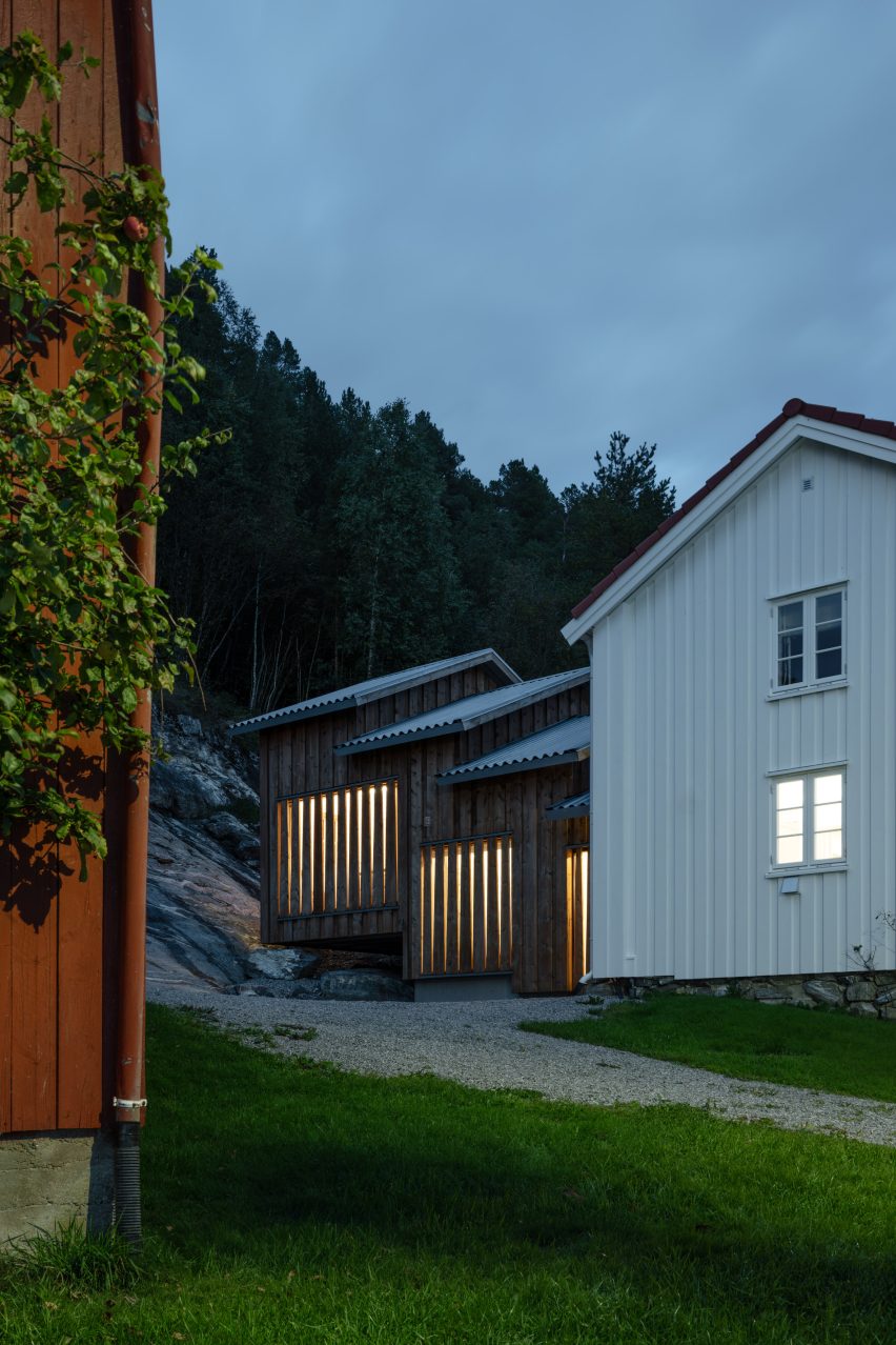 Smallholding at Nesjestranda extension by Rever & Drafe