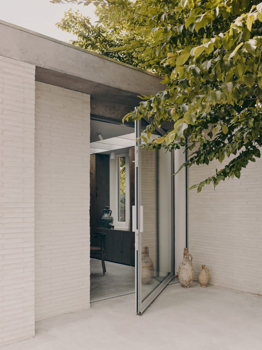 Cemetery House by Studio Hallett