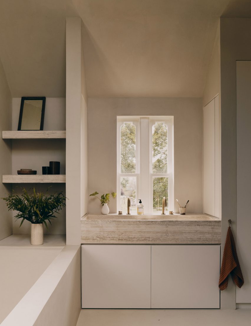 Cemetery House by Studio Hallett