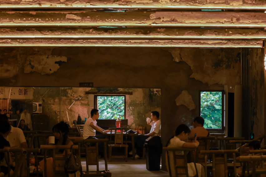 Jiangling Teahouse by Studio We Live